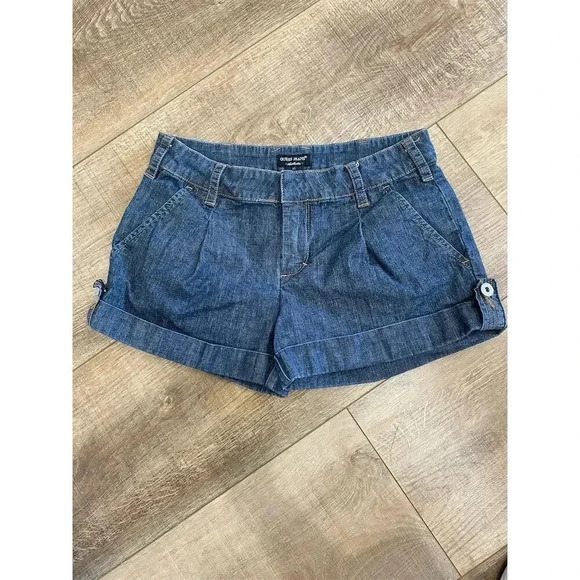 Guess Jeans Women's Blue Denim Shorts Size 27 Casual 5-Pocket Design - Picture 1 of 3